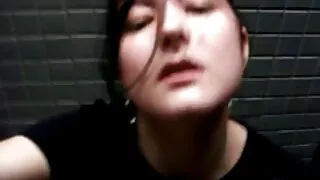 Руда красуня трахкає порно відео онлайн безкоштовно з хлопцем, не знімаючи джинси