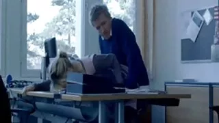 Молода жінка попросила безкоштовне порно відео сексу і отримала жорсткий анал