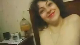 Красива порно відео онлайн безкоштовно струнка блондиночка отсосала член і при цьому масажувала їм попку