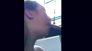Російська дівчина смокче хуй і отримує безкоштовне відео порно кицька трахкав