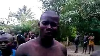 Молода красуня трахкає з двома партнерами з безкоштовне відео порно пристрастю