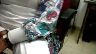 Молода людина трахає чужу дружину, сплачуючи за це відео порно безкоштовно чоловікові
