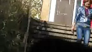 Лесбо спокусив дівчину, а потім відео секс безкоштовно трахнув страпон на стільці