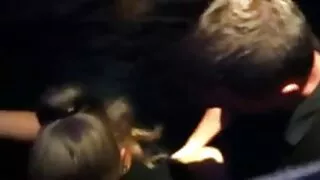 Дівчина знала, чого еротичне відео безкоштовно чекає за роялем, хлопець активно лиже кицьку дівчини