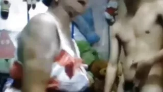Хлопець трахнув молоду жінку, обіцяючи гроші, і безкоштовно порно відео не заплатив